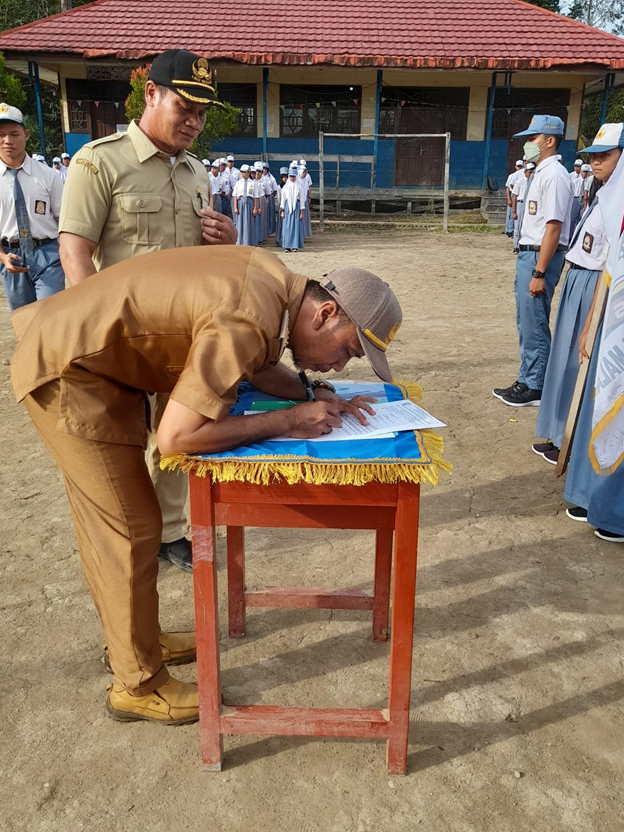 SELAMAT BEKERJA PENGURUS OSIS PERIODE 2023, TERIMAKASIH PENGURUS OSIS 2022 SELAMAT BEKERJA PENGURUS OSIS PERIODE 2023, TERIMAKASIH PENGURUS OSIS 2022